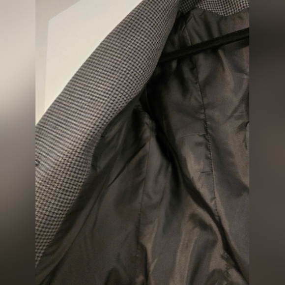 Blazer - Picture 2 of 5